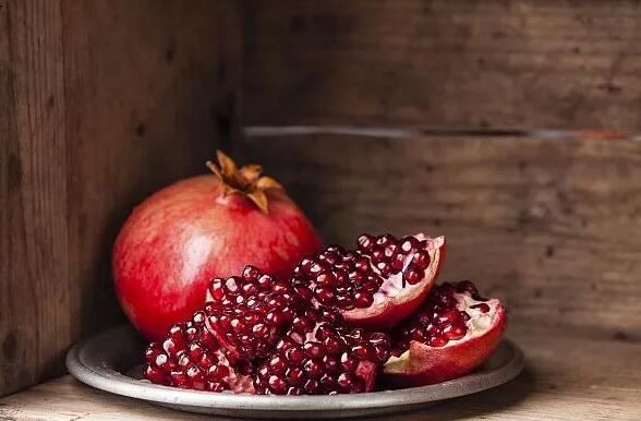Pomegranate seed extract